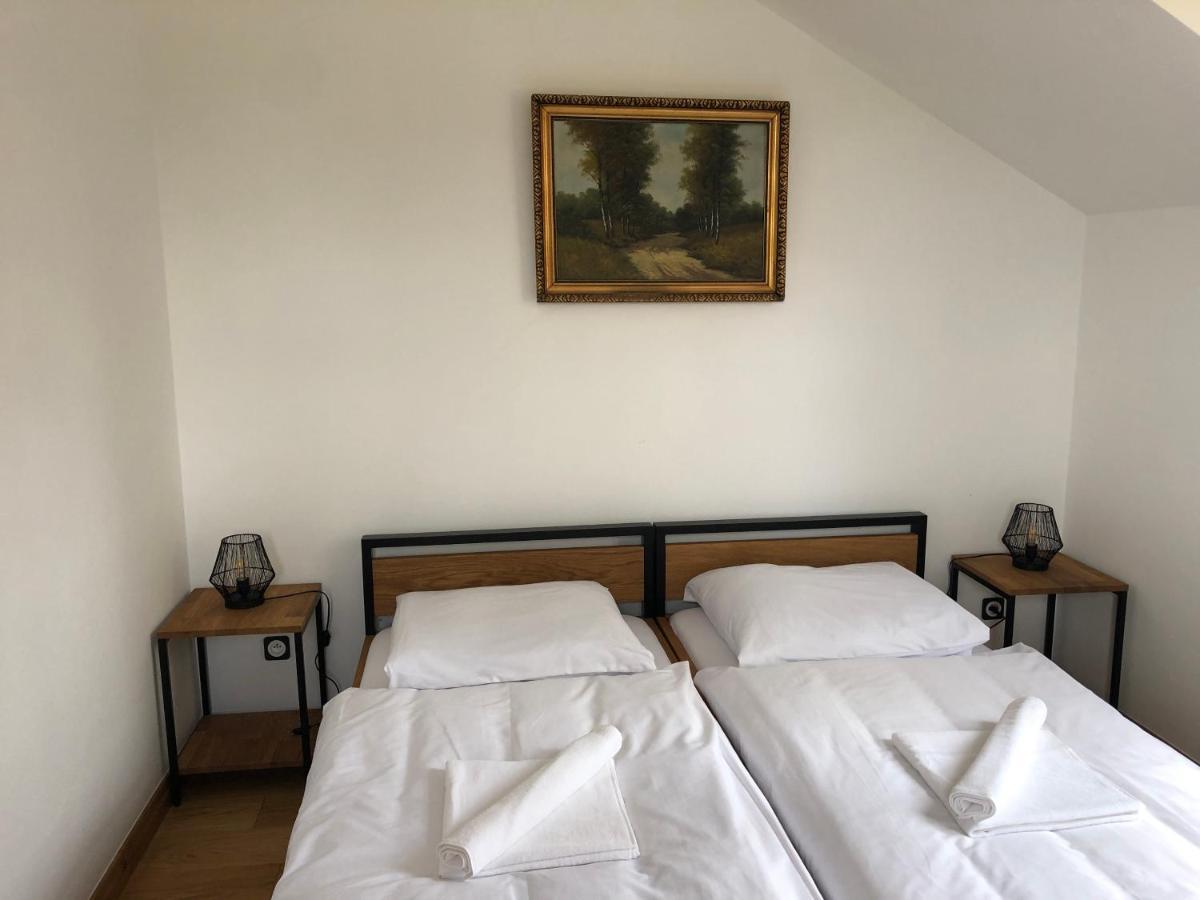 Dwor Gogolewo Nad Warta Bed & Breakfast Ksiaz Wielkopolski Exterior foto