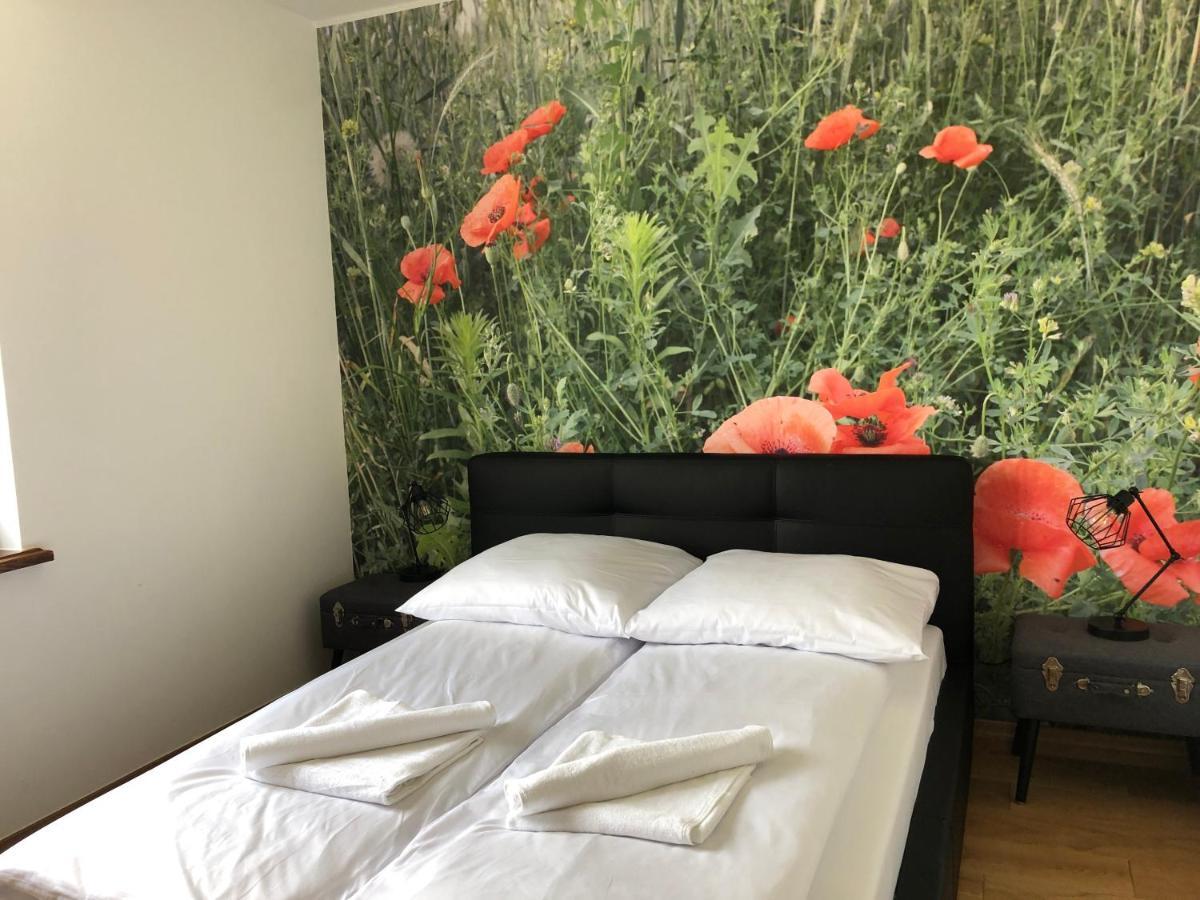 Dwor Gogolewo Nad Warta Bed & Breakfast Ksiaz Wielkopolski Exterior foto