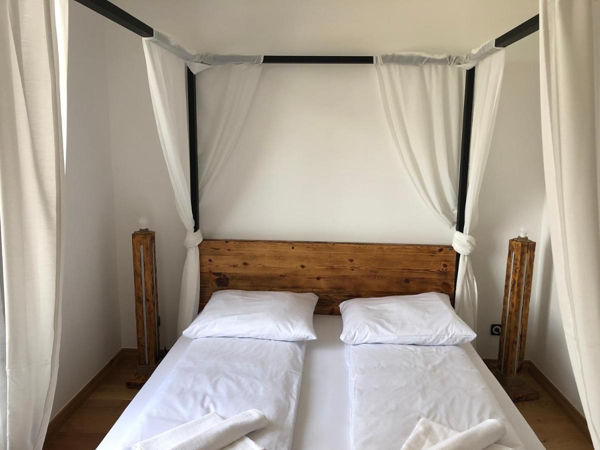 Dwor Gogolewo Nad Warta Bed & Breakfast Ksiaz Wielkopolski Exterior foto