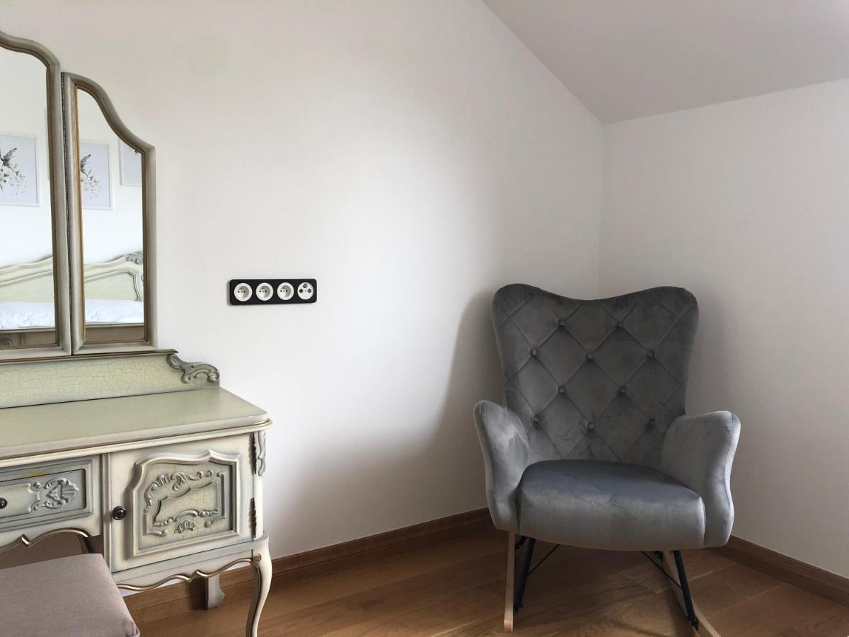 Dwor Gogolewo Nad Warta Bed & Breakfast Ksiaz Wielkopolski Exterior foto