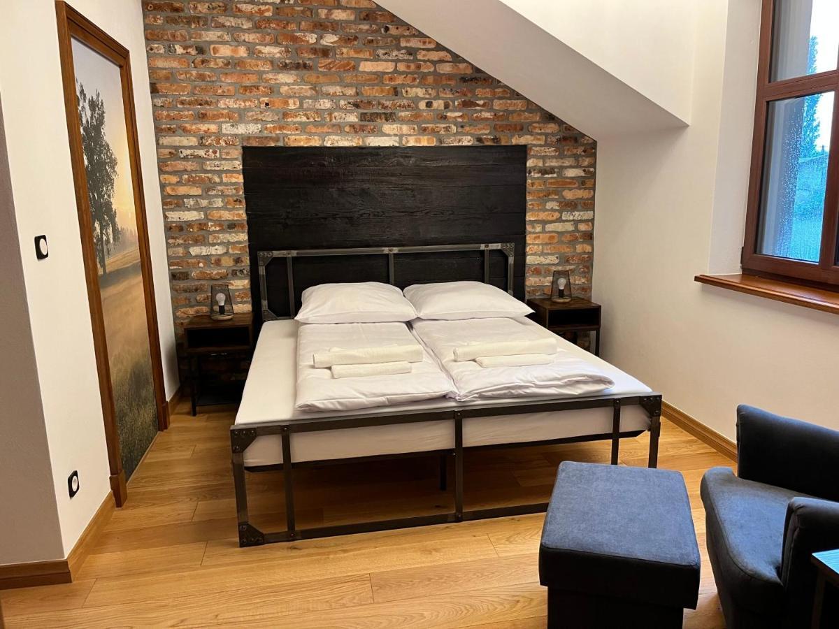 Dwor Gogolewo Nad Warta Bed & Breakfast Ksiaz Wielkopolski Exterior foto