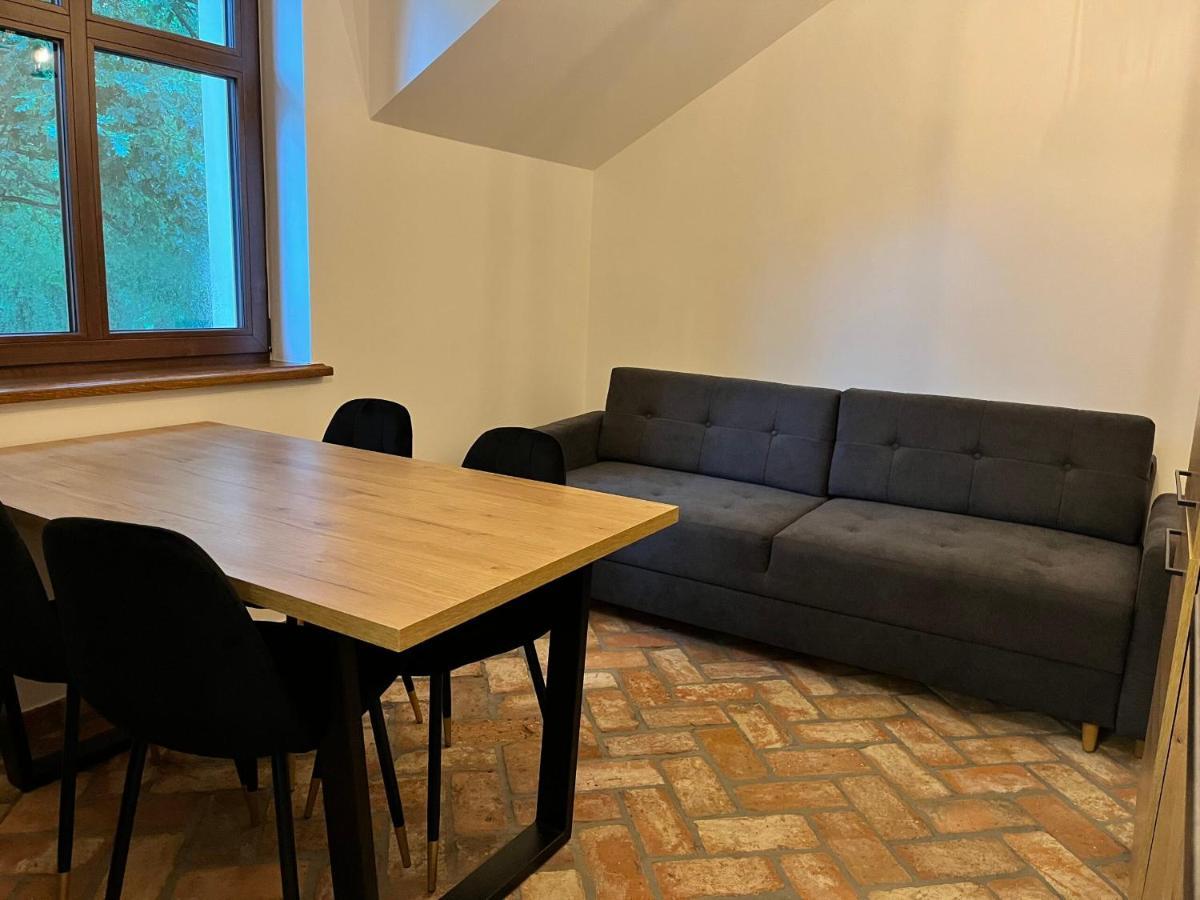 Dwor Gogolewo Nad Warta Bed & Breakfast Ksiaz Wielkopolski Exterior foto