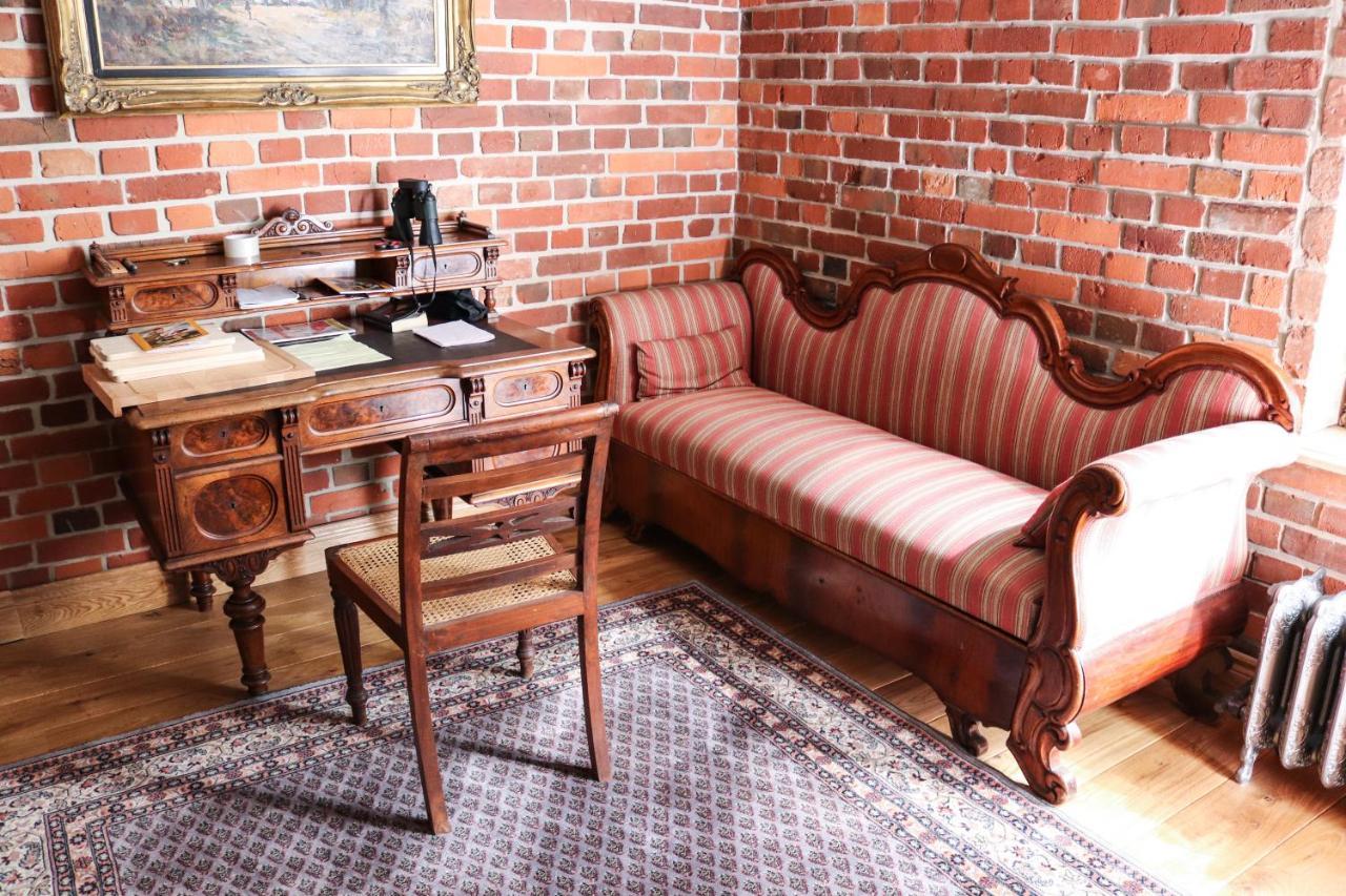 Dwor Gogolewo Nad Warta Bed & Breakfast Ksiaz Wielkopolski Exterior foto